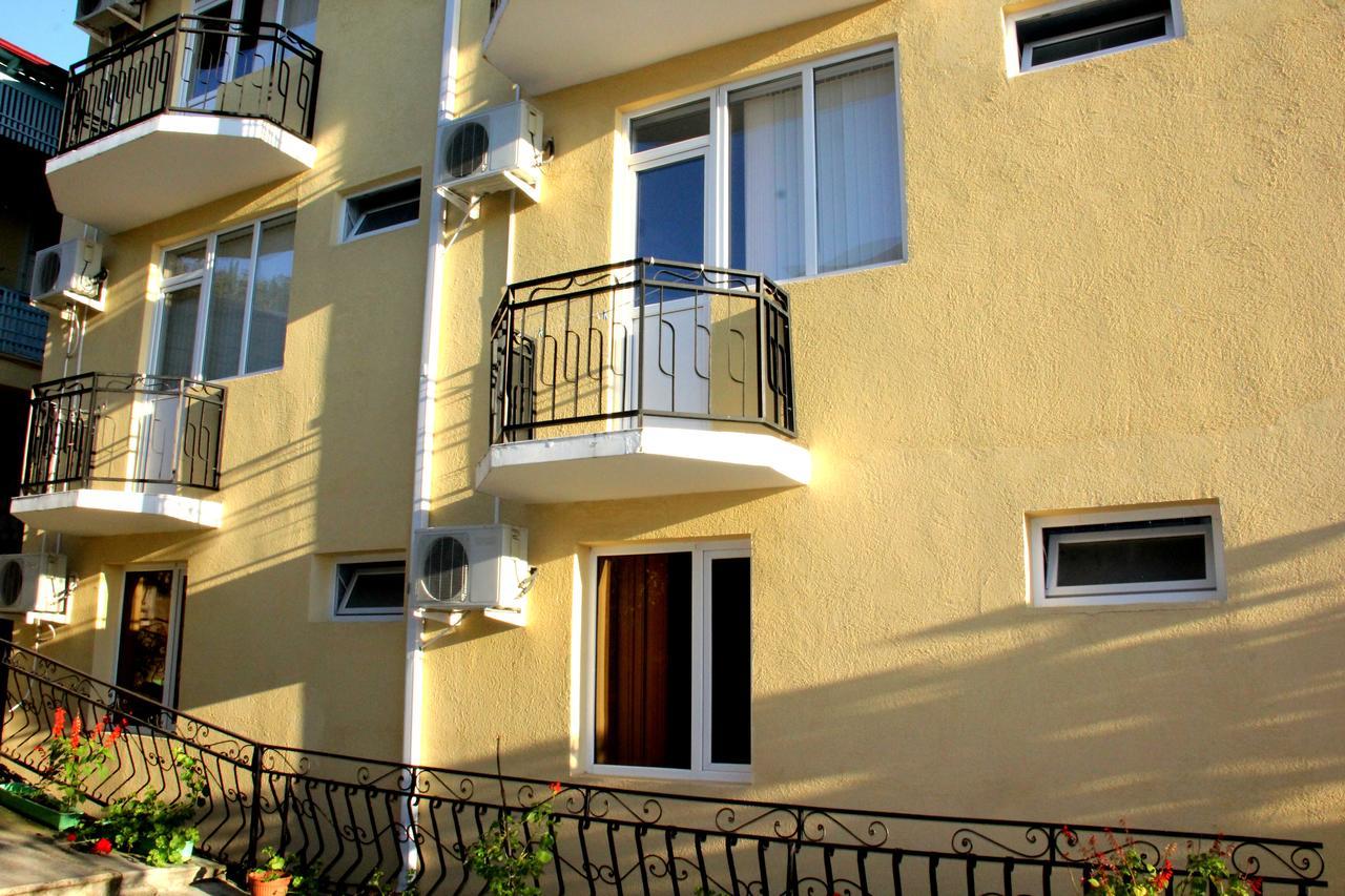 Mandarinoviy Sad Hotel Gagra Exterior foto